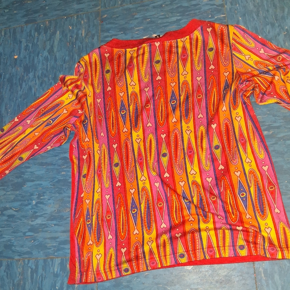 UNIQUE AND RADIANT LYNN RITCHIE ABSTRACT ART BLOUSE. - Picture 6 of 10